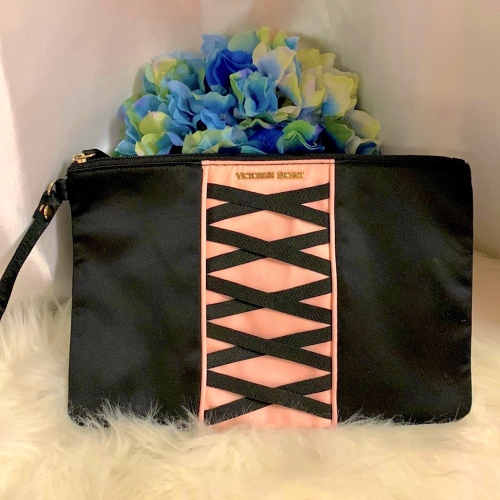 NWOT Victoria’s Secret makeup bag